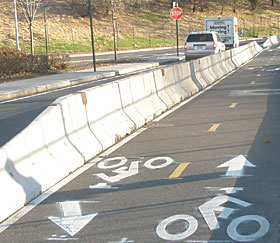 williambsurg-street-bike-lane Williamsburg Street Bike Lane, part of the Brooklyn Waterfront Greenway